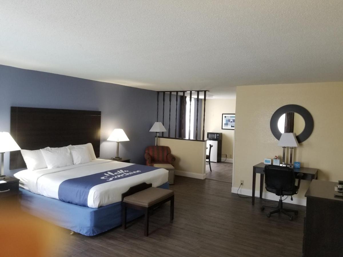 Days Inn By Wyndham Easley West Of Greenville/Clemson Area Exteriér fotografie