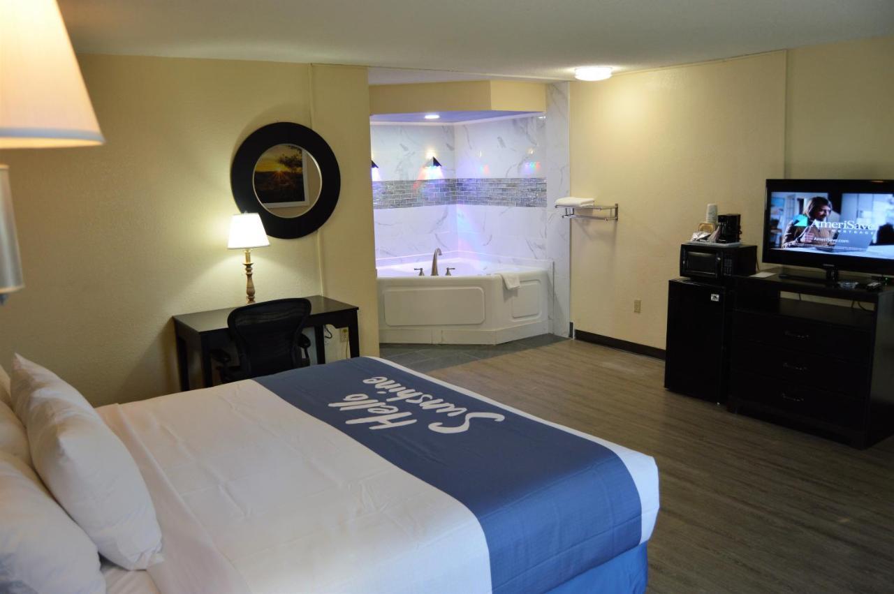 Days Inn By Wyndham Easley West Of Greenville/Clemson Area Exteriér fotografie