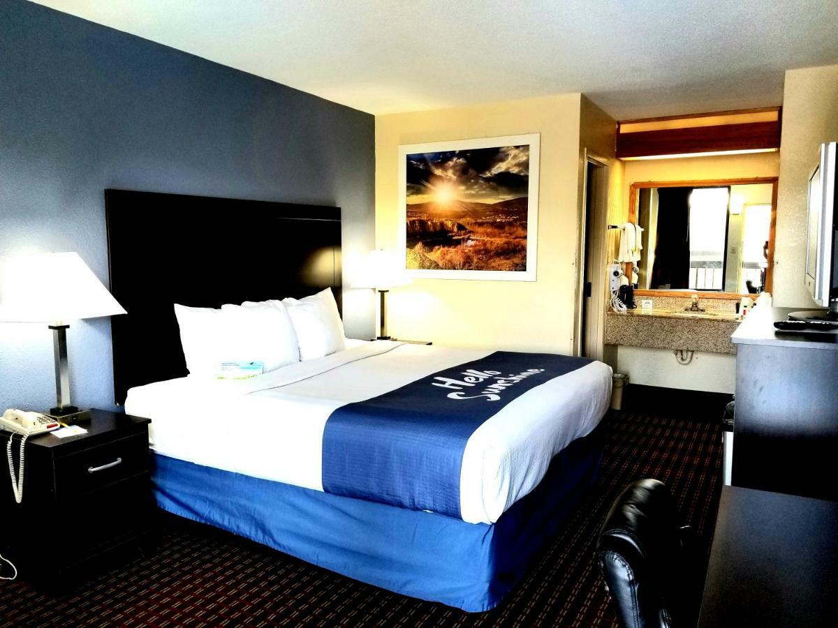 Days Inn By Wyndham Easley West Of Greenville/Clemson Area Exteriér fotografie